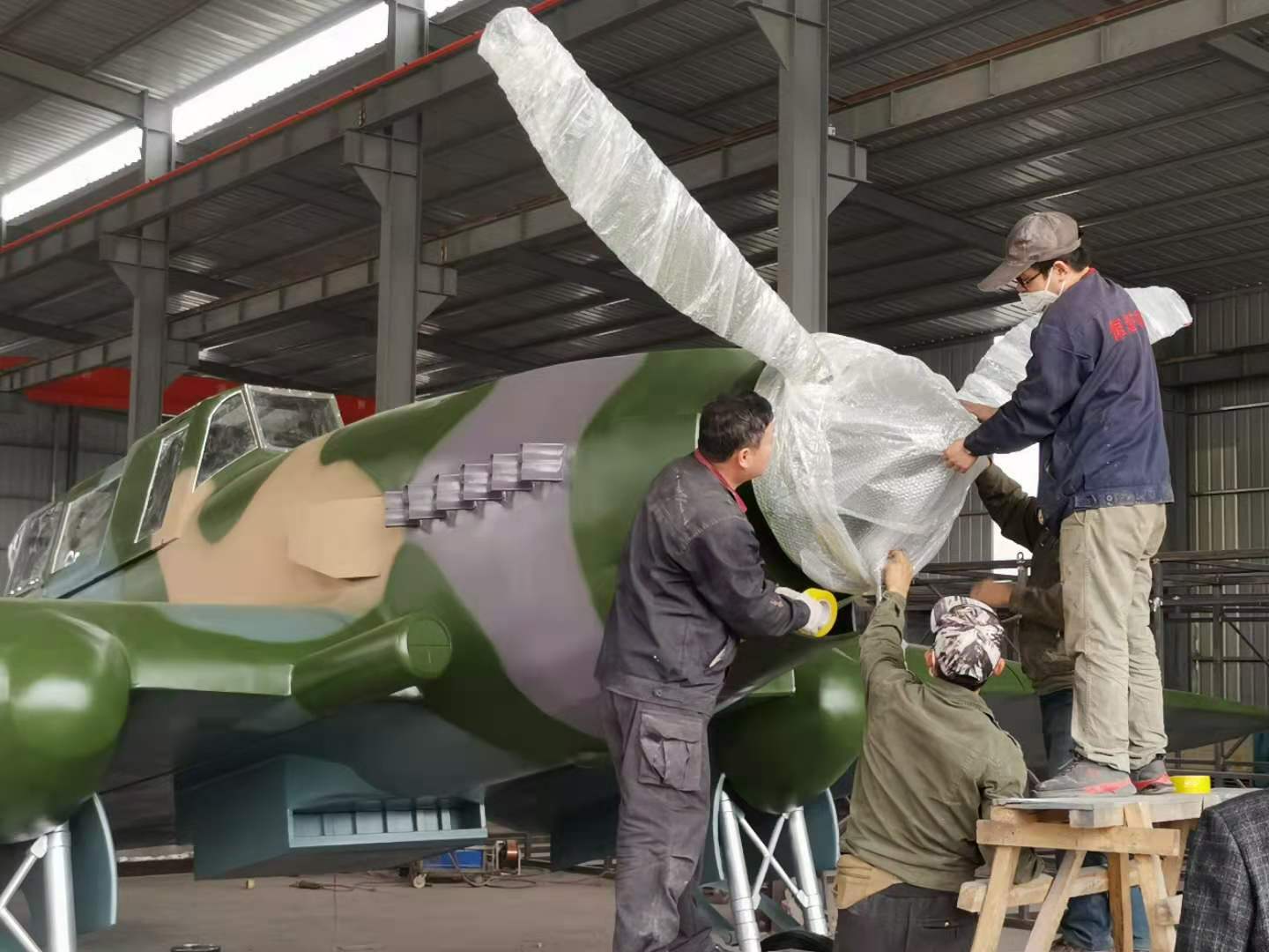 大型飛機模型材質有幾種選擇？